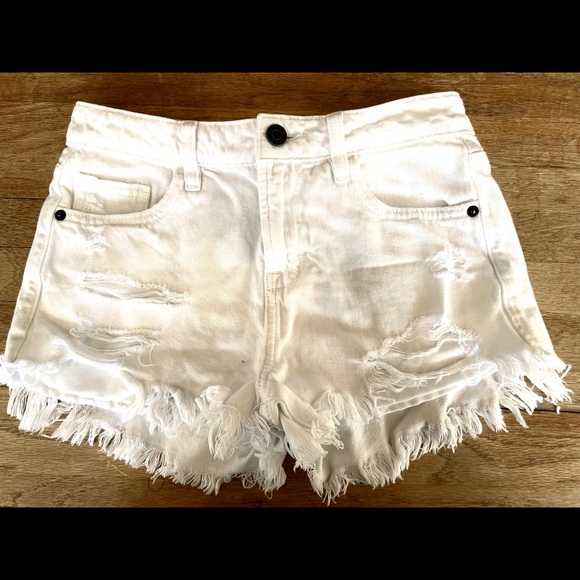 Hidden White Jean Shorts - Picture 1 of 5